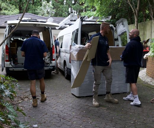 Unloading the new ActronAir Advance - Changeover · St Ives